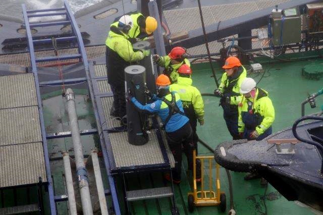 Goflo aft deck action.