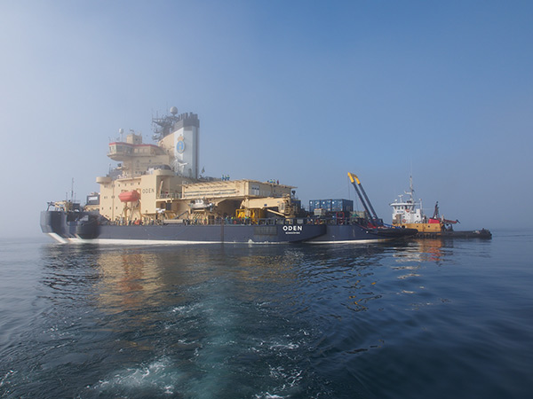 Oden anchored outside of Barrow, Alaska. Photographer: Martin Jakobsson